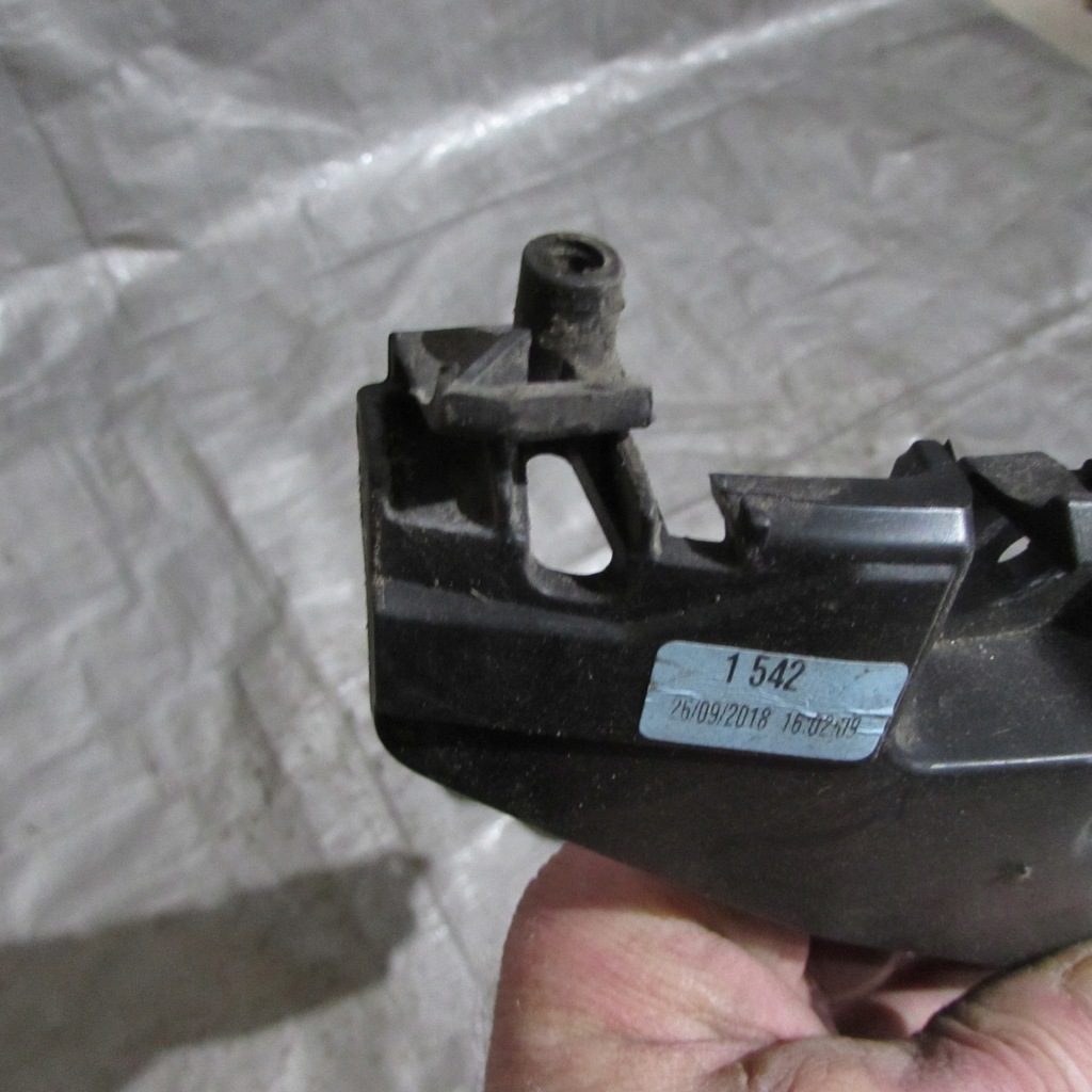 фото №9, Renault zoe направляющая бампера задняя