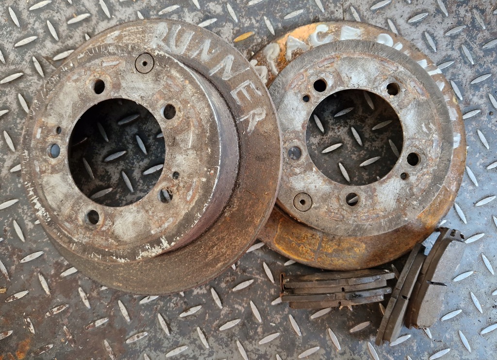 фото №1, Тормозные диски тормозные тормозные колодки задняя space runner ii 2.0