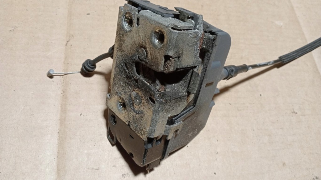 фото №4, Citroen c3 i замок дверь ручка задняя правый 6pin