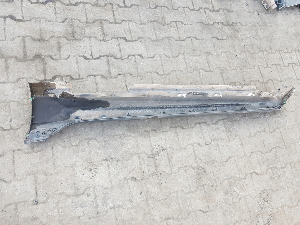 Volvo v40 2 cross country молдинг поріг права Недорого