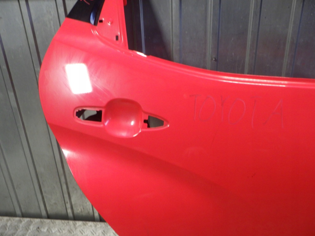 Дверь правое  задний задняя toyota yaris 4 iv в Украине