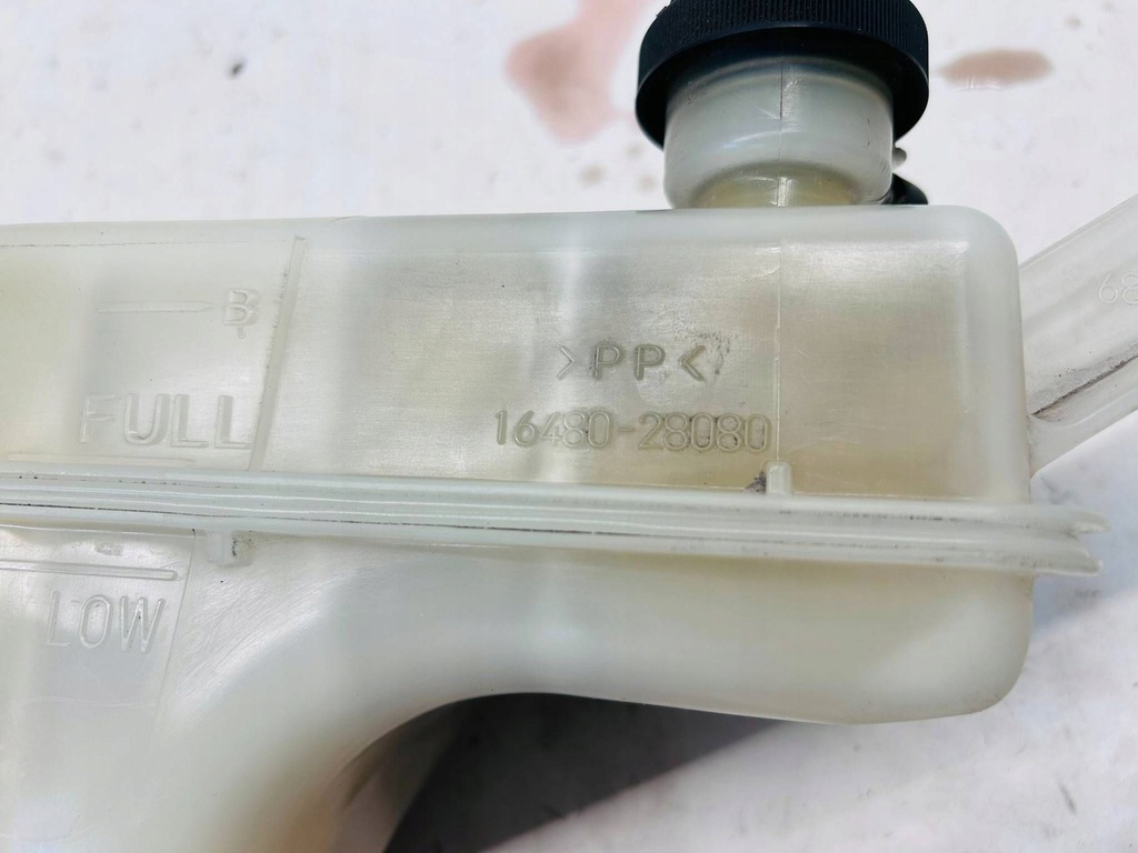 фото №8, Prius plus + prius iii бачок расширительный охлаждающая жидкость жидкость