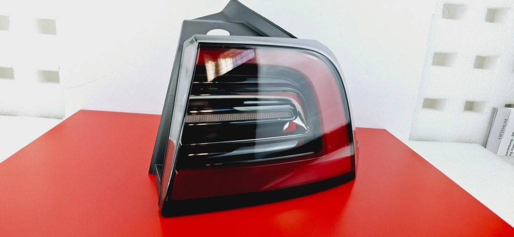 Купити Tesla model 3 / y лампа задня права led 1502087-00-d