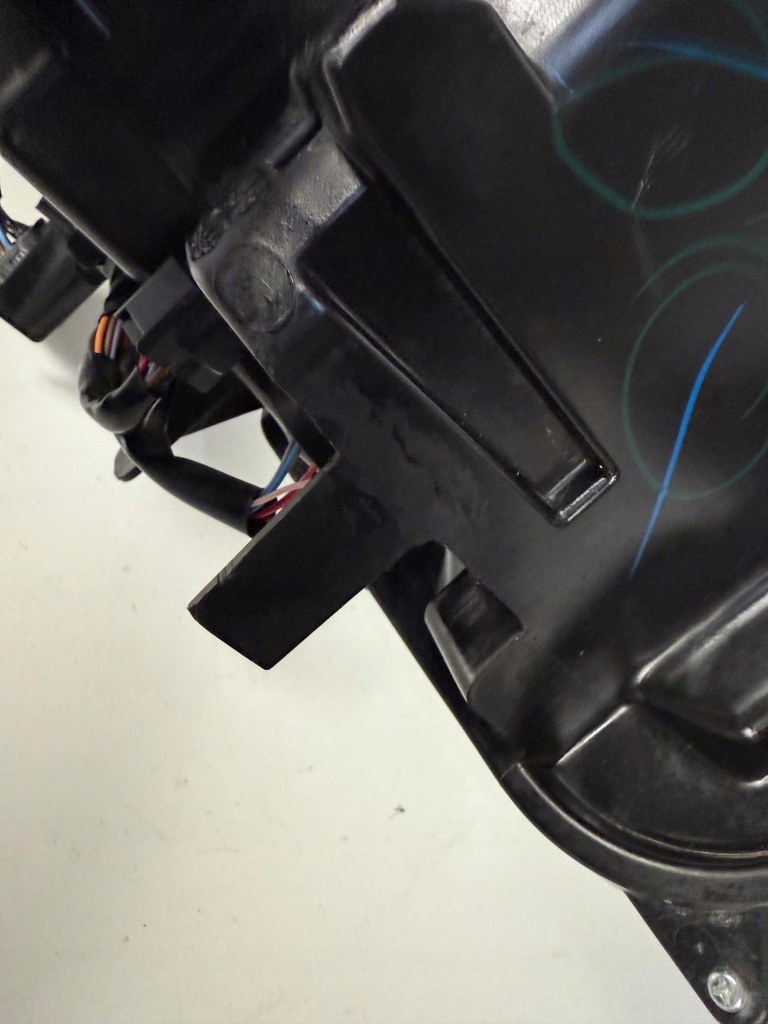 Фара перед передняя левая mazda cx30 cx-30 full led dgj1-51040 cala оригинал Оригинал