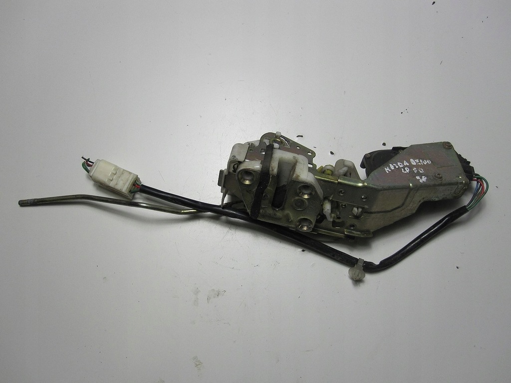 фото №1, Замок дверь передний левый mazda demio 5d 98r