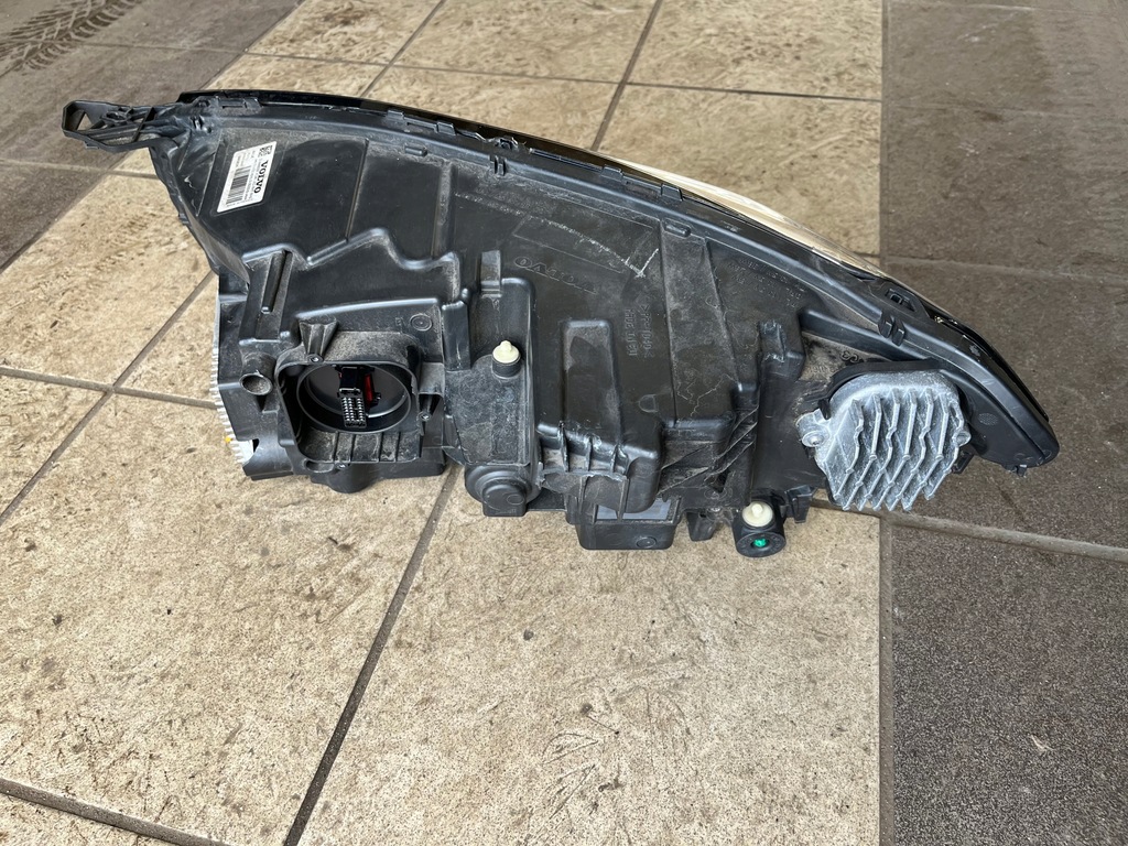 фото №9, Лампа правая передняя volvo xc90 комплектная