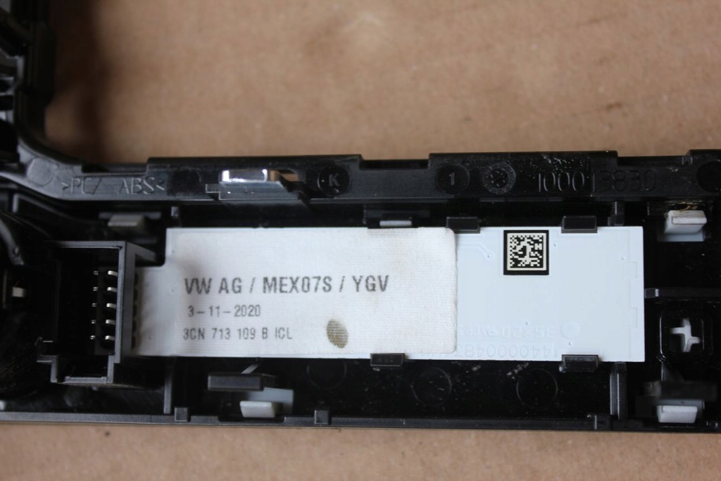 фото №11, Панель консоли туннель vw atlas 3cn713109b