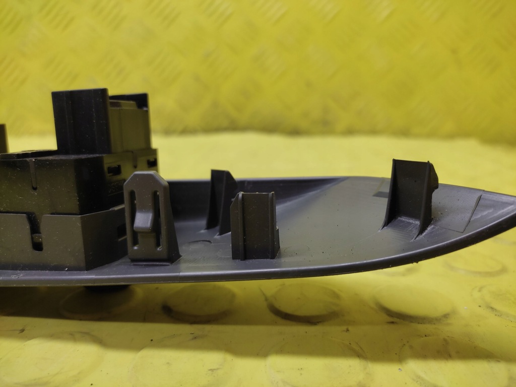 фото №8, Переключатель окон daihatsu cuore vii 84820b2320