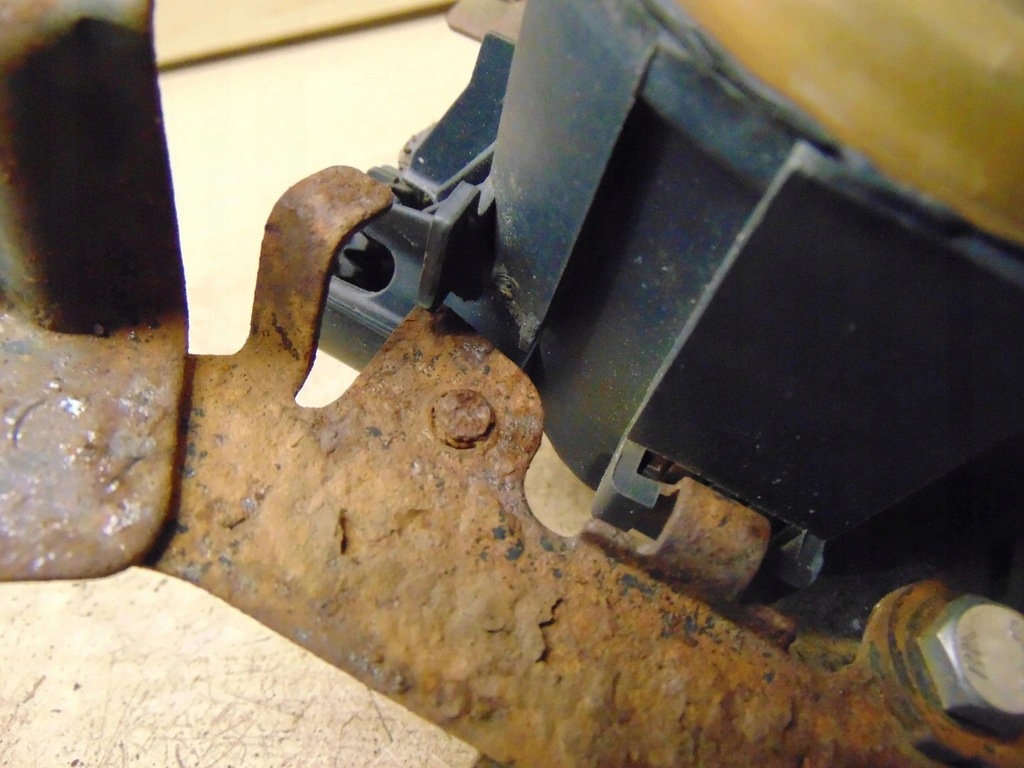 фото №5, Противотуманная фара левый mitsubishi l200