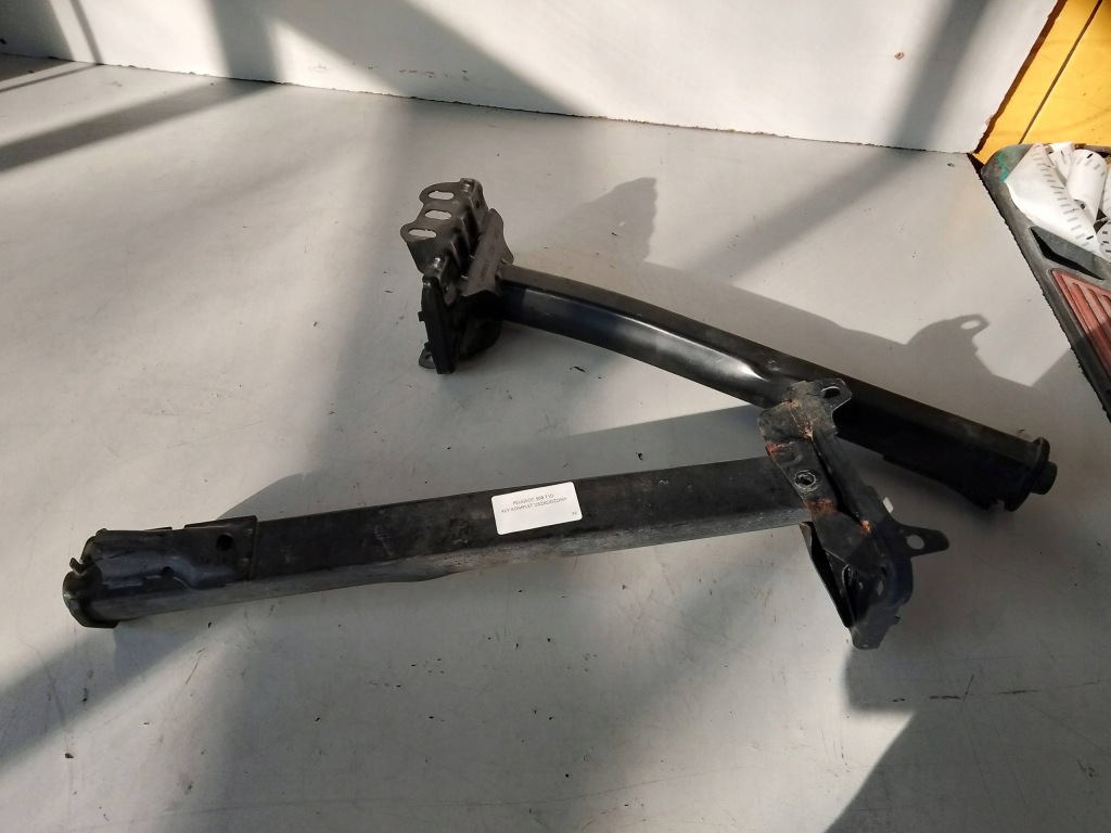 фото №1, Peugeot 308 t10 kły кронштейн комплект