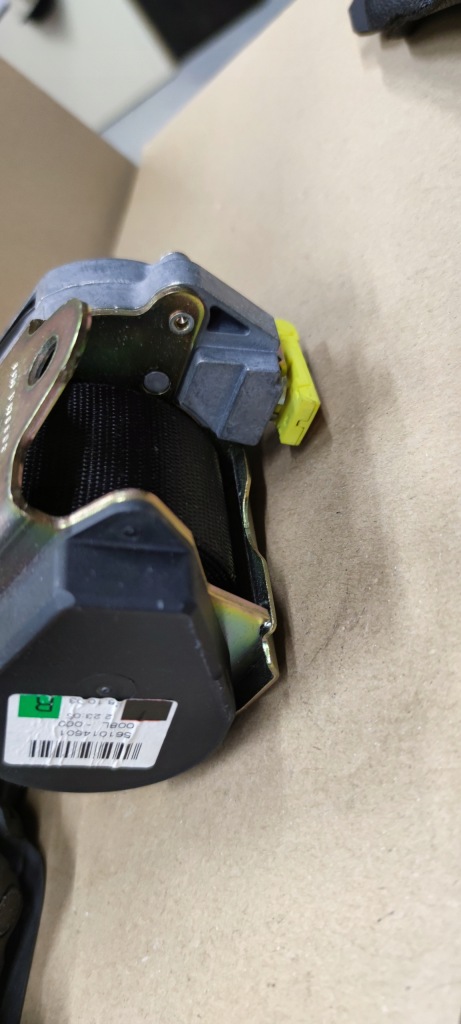 фото №4, Mercedes w211 pas безопасности правый 561014601