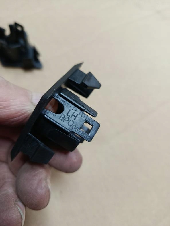 фото №11, Cena za 1 штука ліва lub права кронштейн корзина pdc перед renault clio v