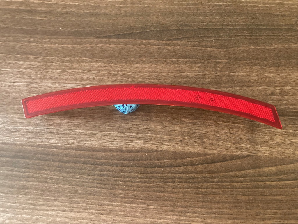 фото №1, Chevrolet corvette c7 отражатель габаритный фонарь правая