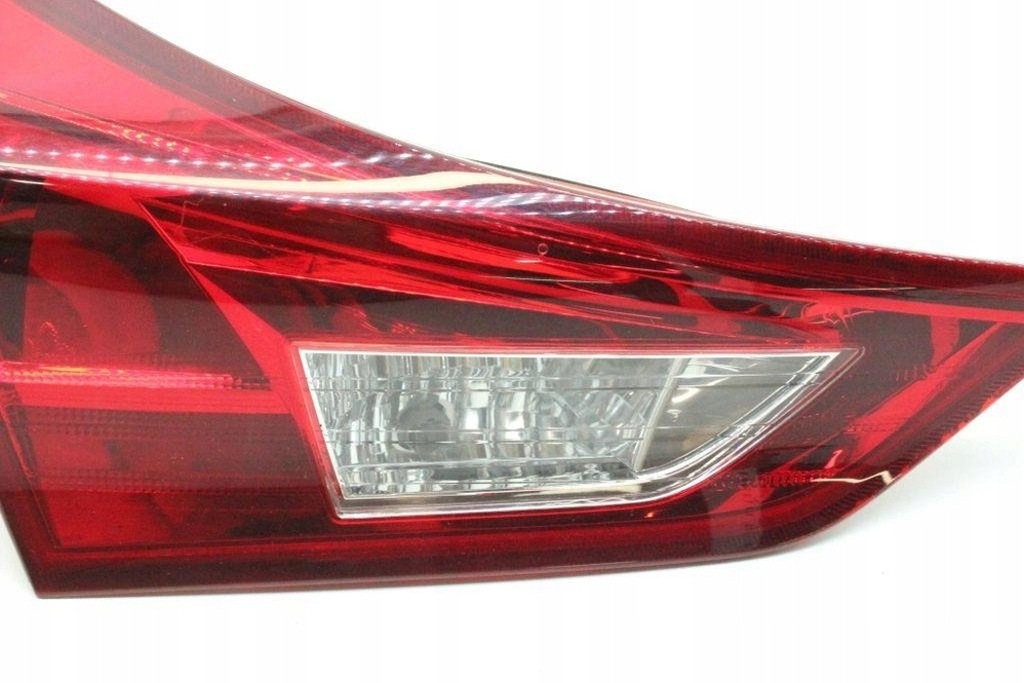 фото №10, Ліва лампа кришки багажника toyota auris _e18_ 05170237 1.8l 2014
