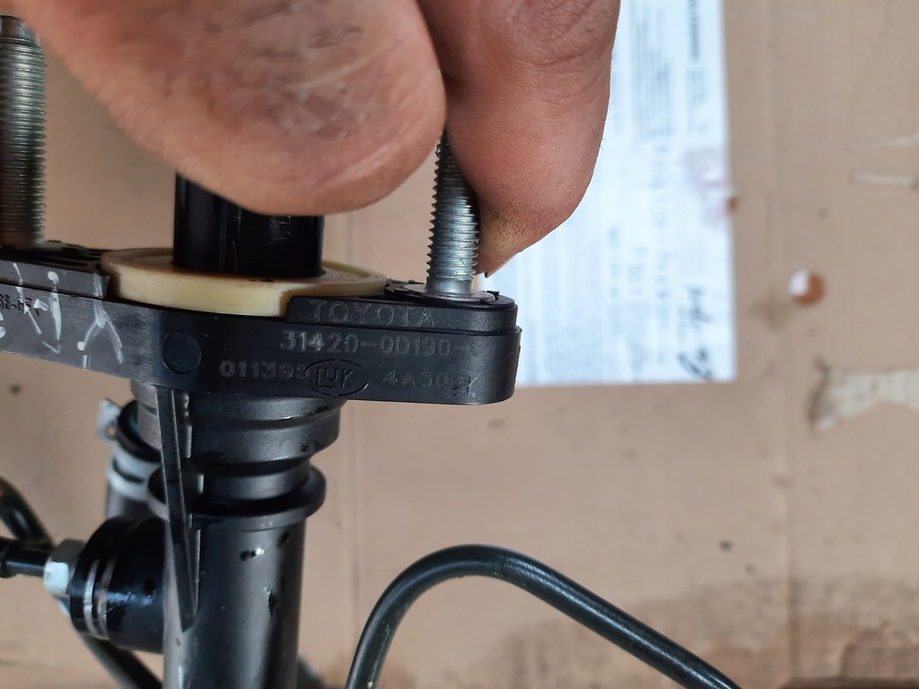 фото №5, Yaris iii 1.3 14r. насос сцепления провода