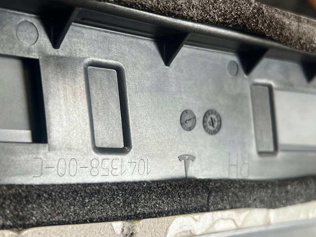 фото №5, Tesla x стекло блок двигателя дверь правых задних 1041358-00-c 1095001-00-b