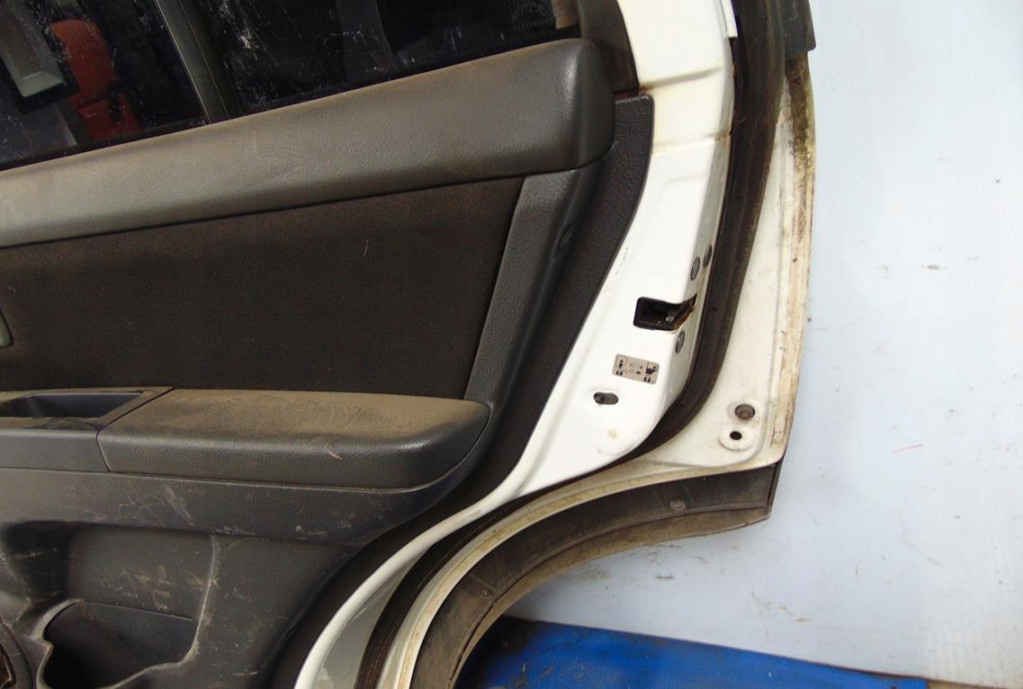 фото №4, Kia sorento двері правий задня