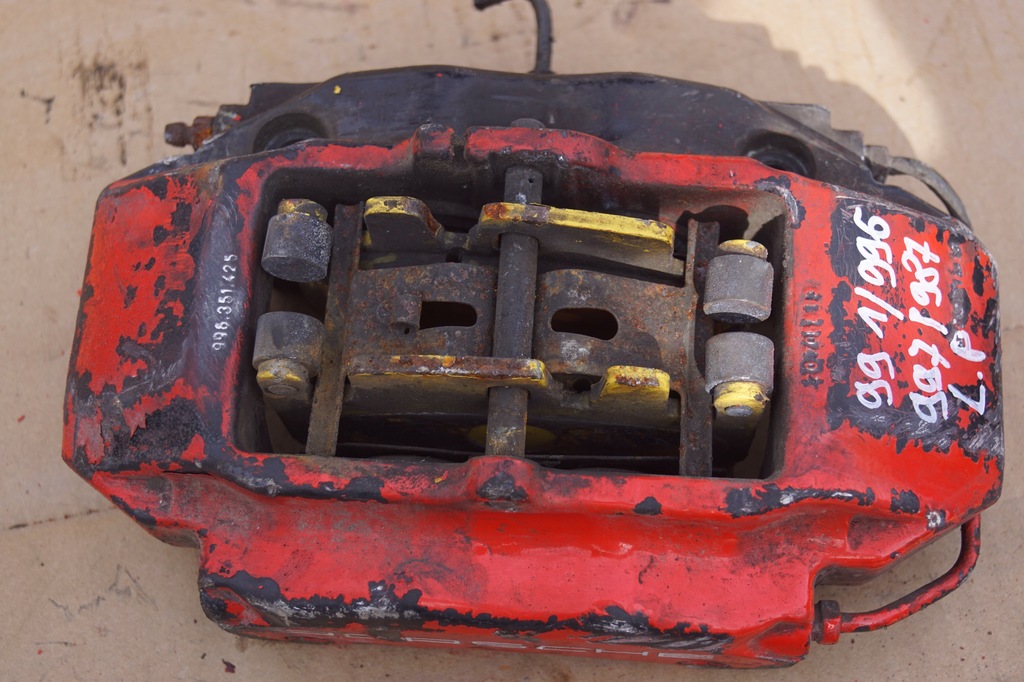 фото №9, Супорт гальмівний лівий перед porsche 911 996