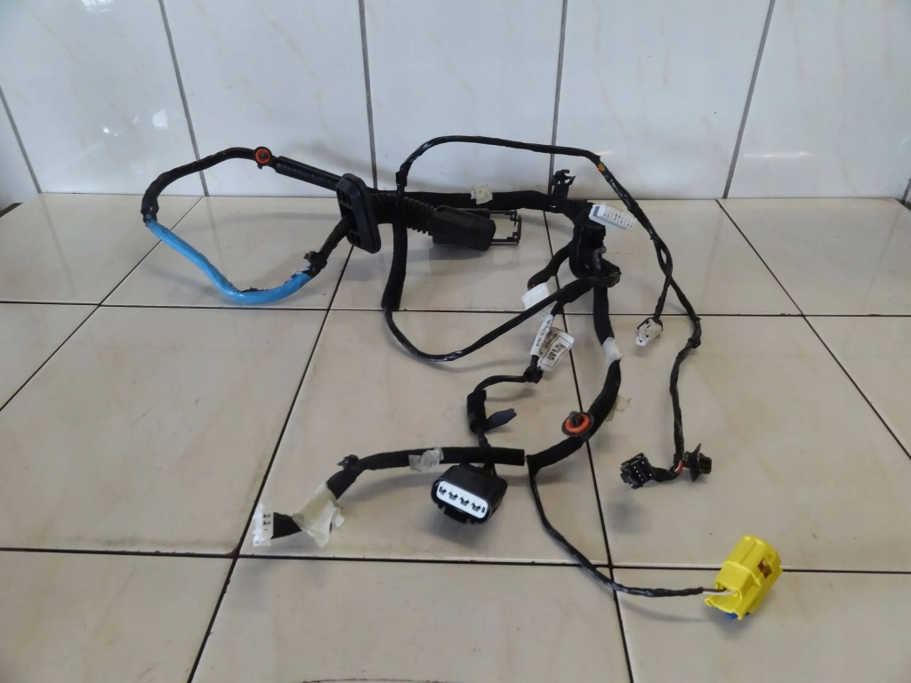 фото №1, Hyundai i20 ii 2018 жгут трубопровод электрических дверь левый перед