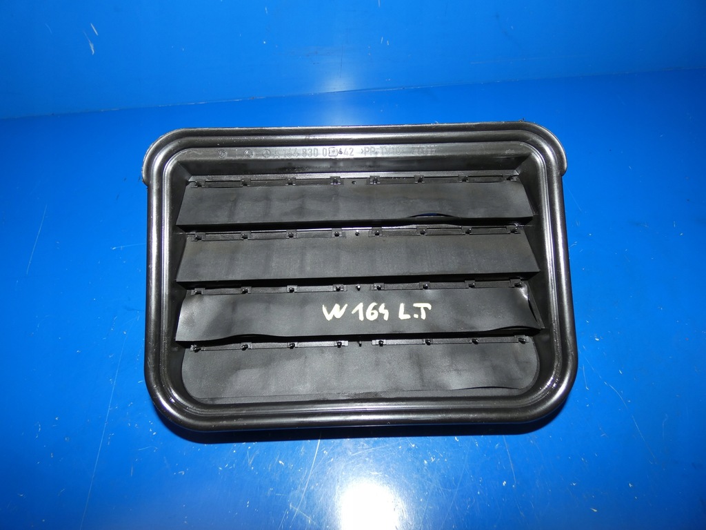фото №1, Mercedes ml w164 решётка вентиляционная багажника