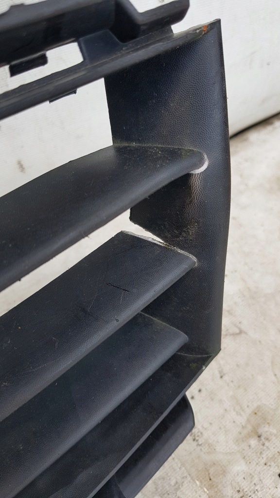 Решётка угол бампера перед renault megane 2 рестайлинг Доставка