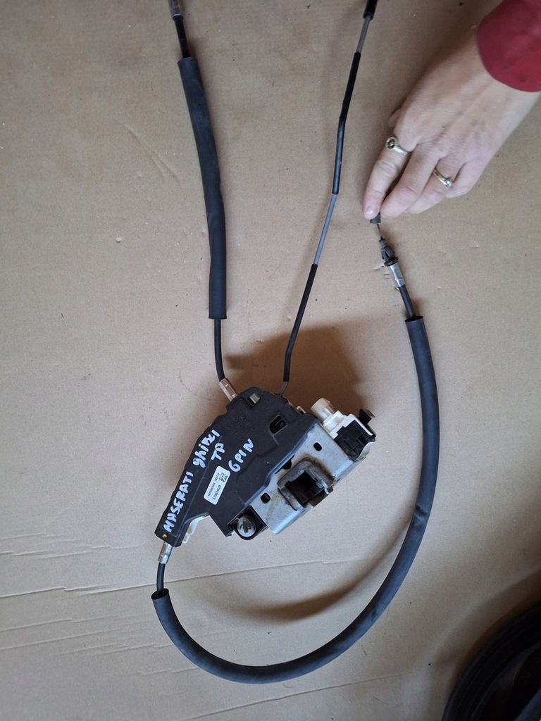 фото №1, Maserati ghibli замок дверь правый задняя 6pin