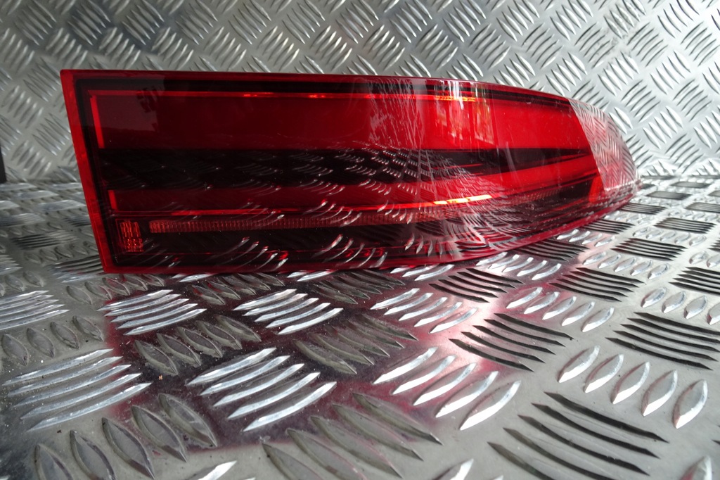 фото №1, Jaguar e-pace - лампа задня права