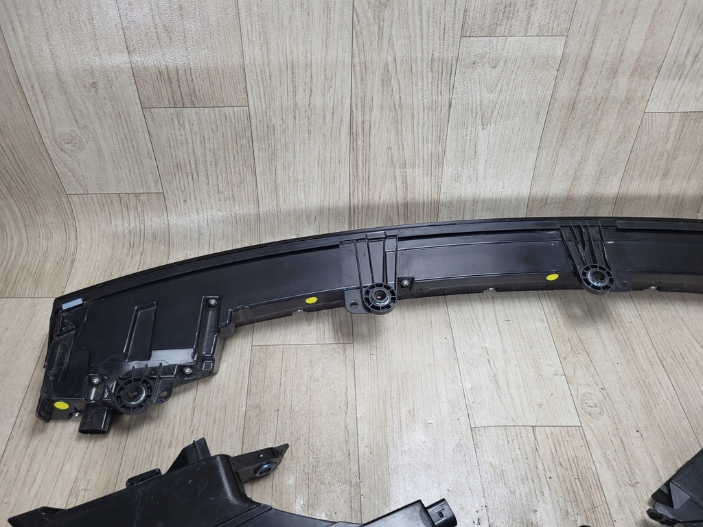 фото №8, Porsche taycan 9j1 лампа накладка задня задня права ліва комплект