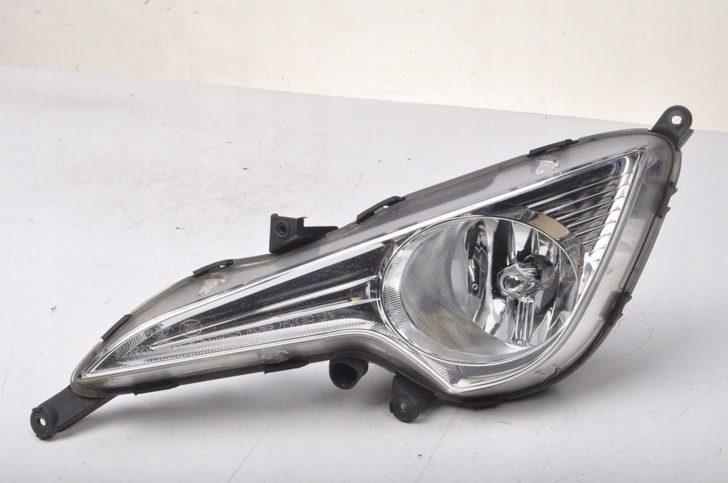 фото №1, Hyundai i40 протитуманна фара лівий 92201-3z010