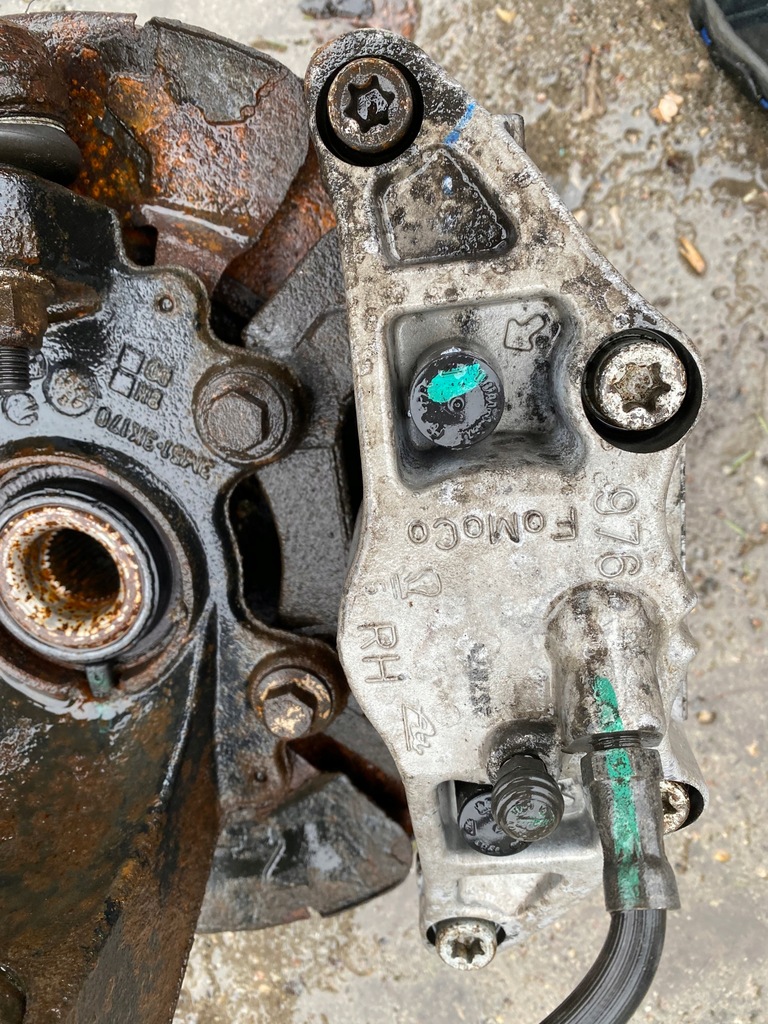 фото №6, Volvo v50 s40 ii 2.4 d5 правый амортизационная стойка поворотный кулак