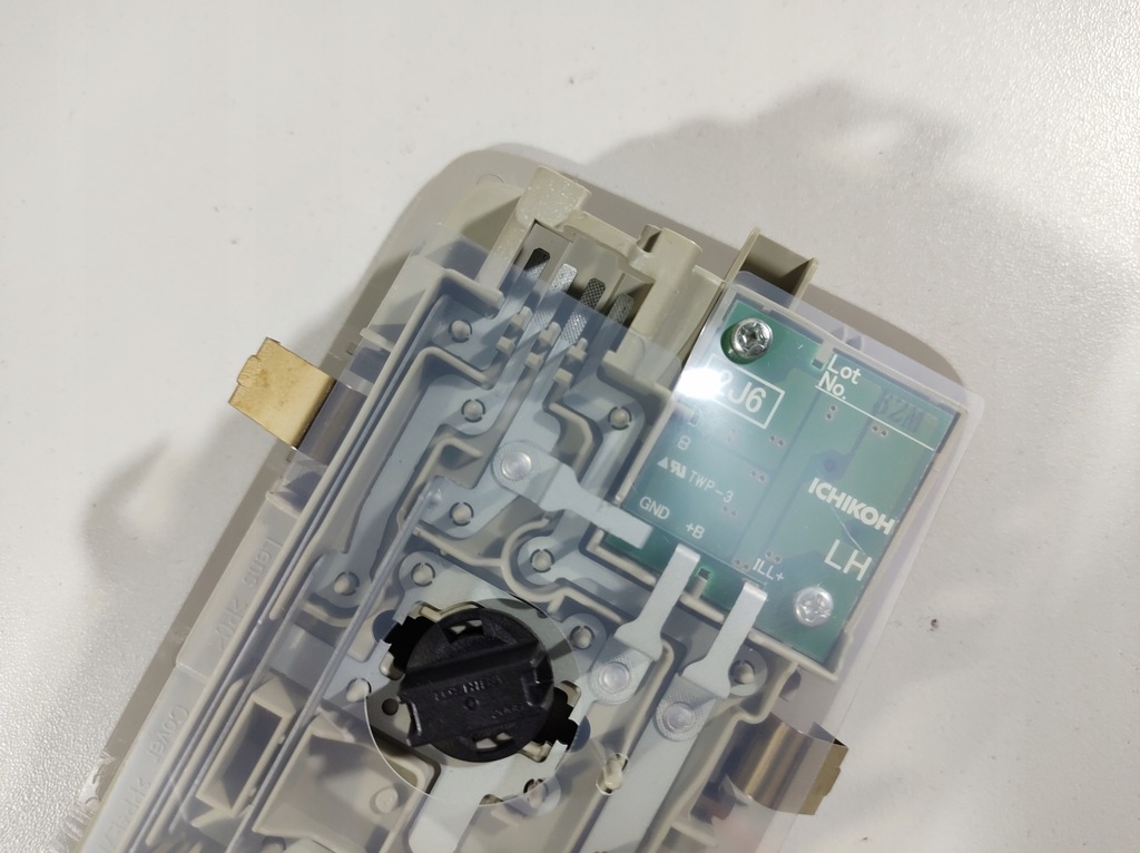 фото №11, Lexus is300h 13r лампа потолочный