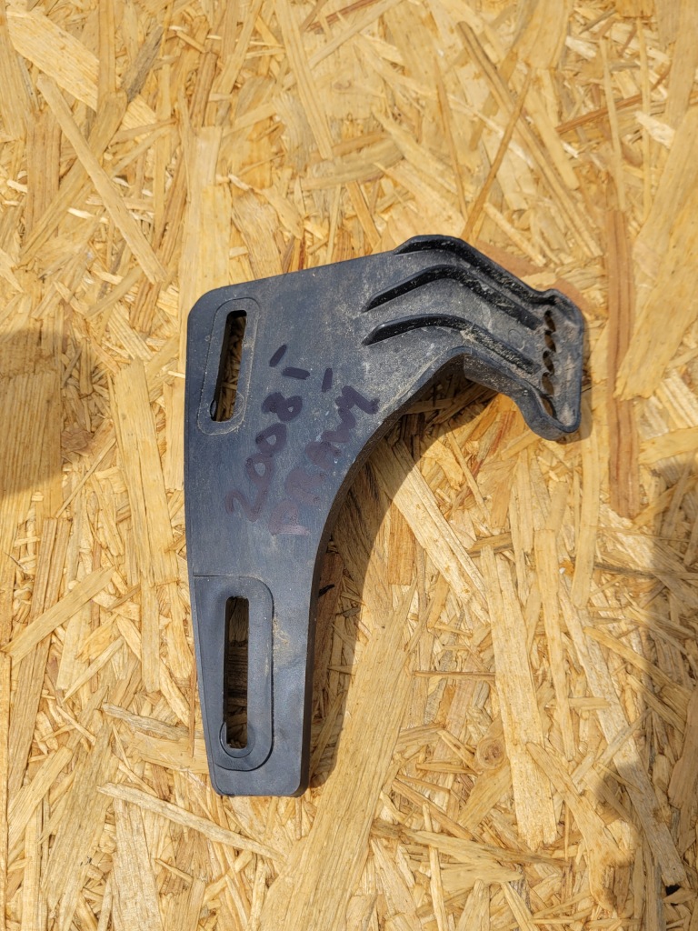 фото №1, Кронштейн крыла правое peugeot 2008 i lift