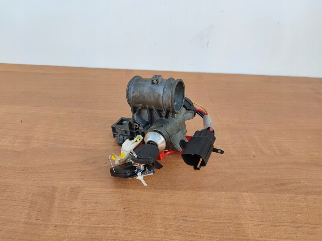 фото №1, Mazda 121 замок запалювання ключі набір стартовий