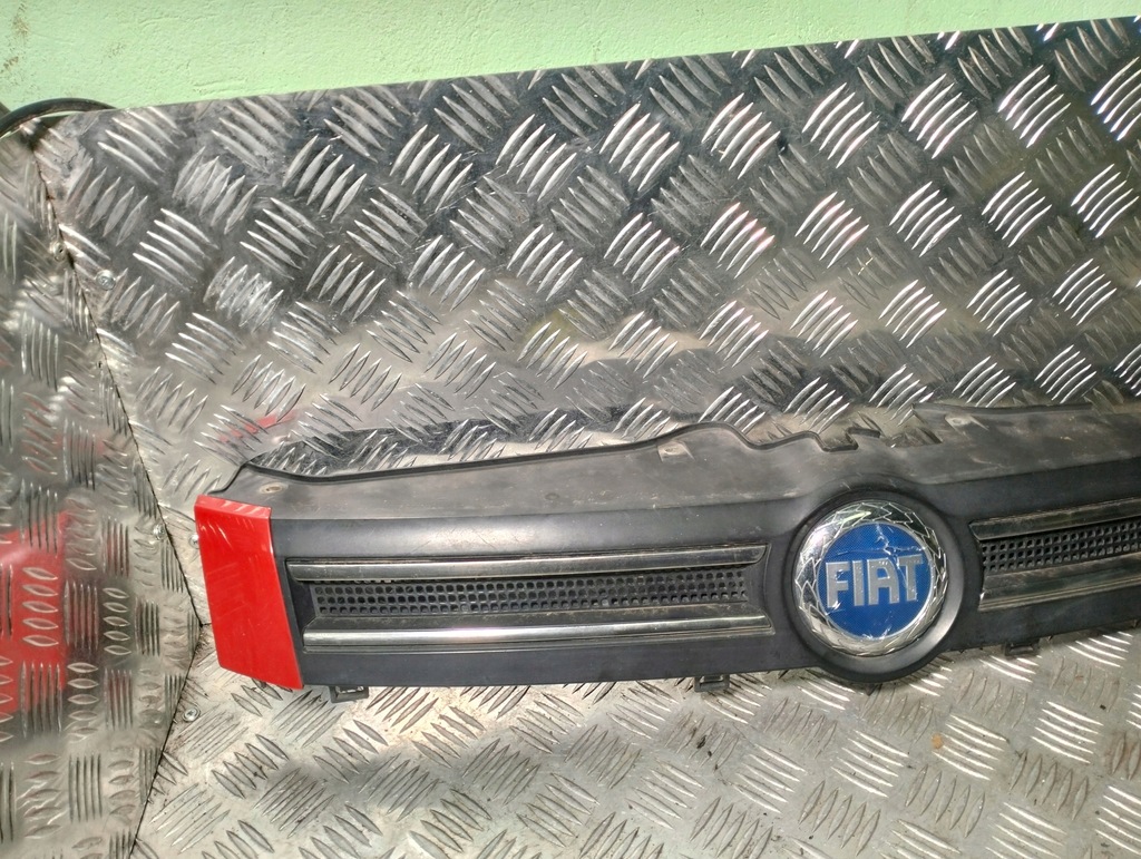 фото №8, Решётка радиатора решётка радиатора fiat panda 2 czerwona 735353899