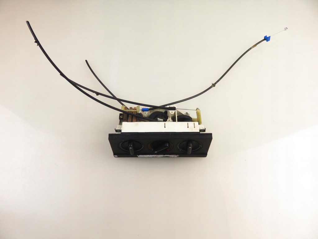 фото №8, Панель обдув audi 80 b4 8a1819073