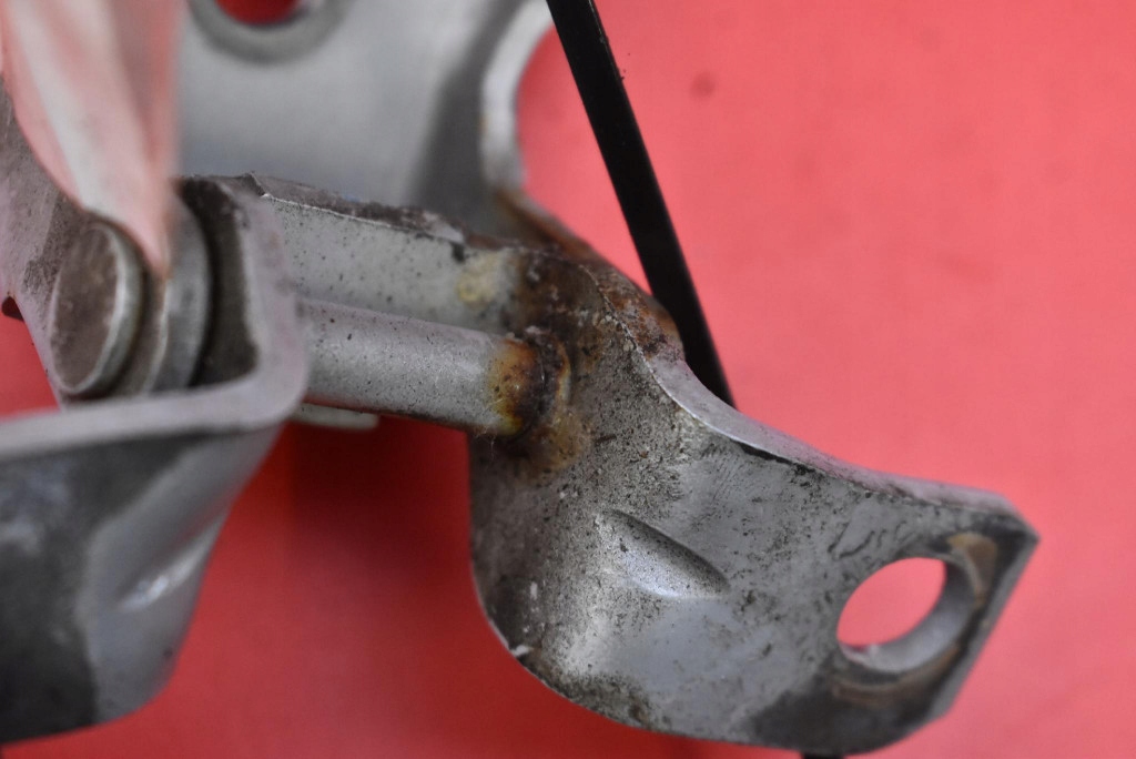 фото №9, Петля петлі двері правий перед mazda mx5 mx-5 4 iv nd 15-18