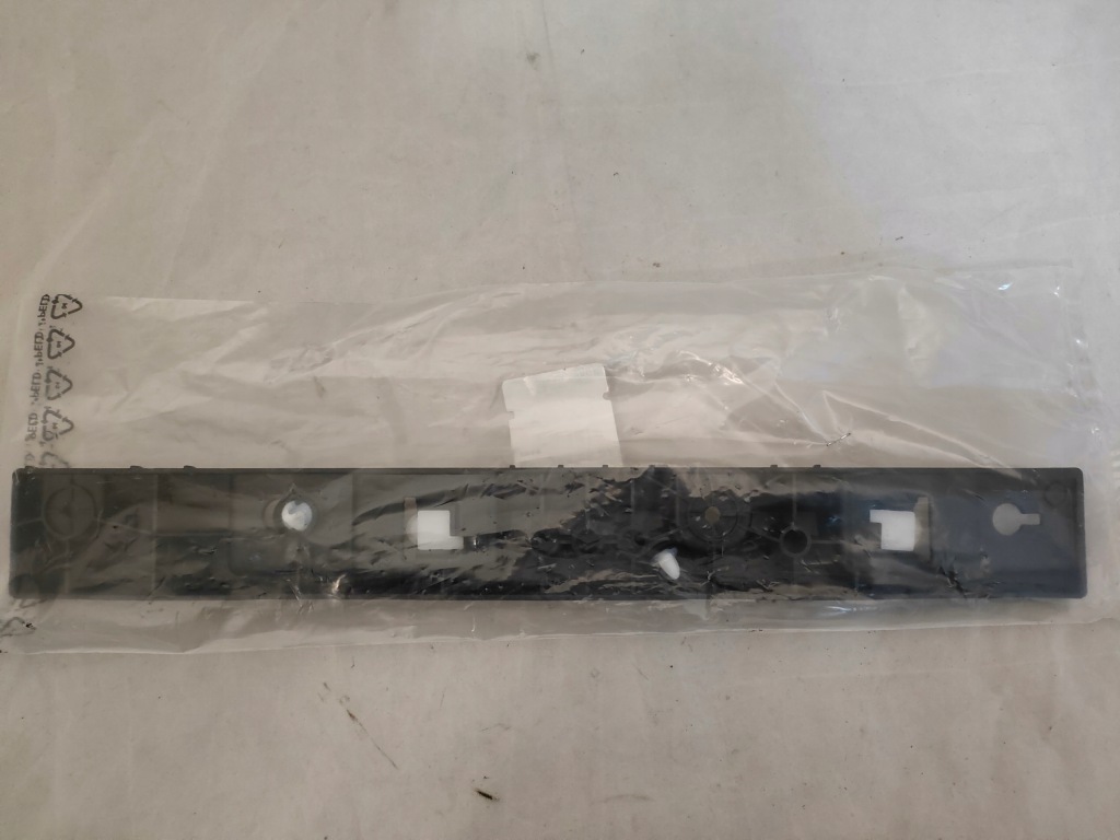 фото №3, Направляющая кронштейн накладки порога левая renault zoe