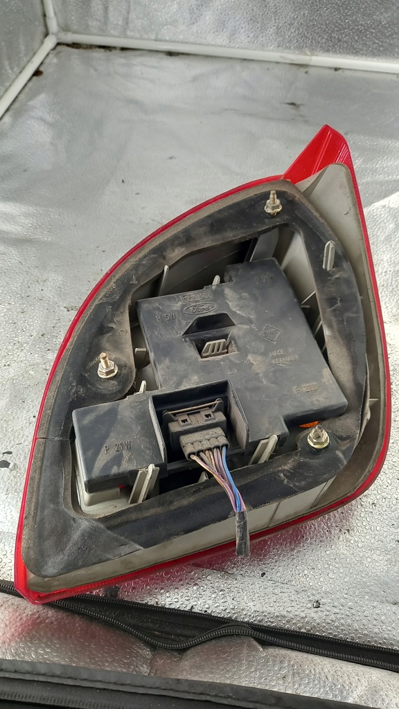 фото №3, Лампа левая задняя ford fiesta mk4 97r