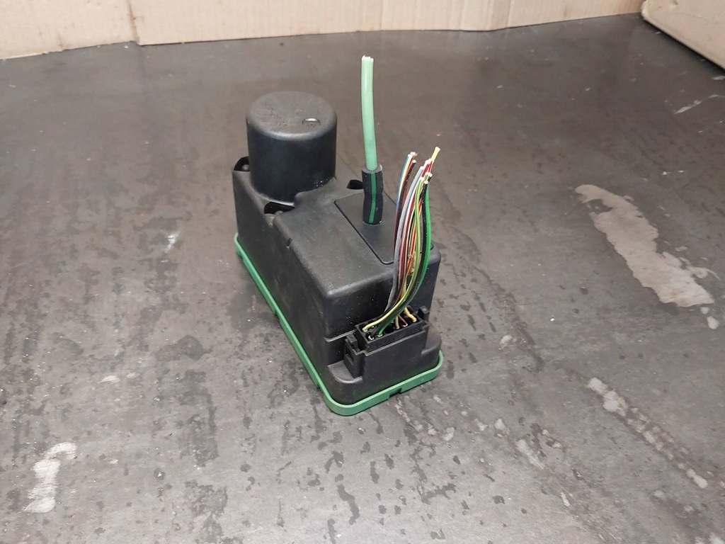 фото №8, Помпа центрального замка hella volkswagen passat b4 3a0962257