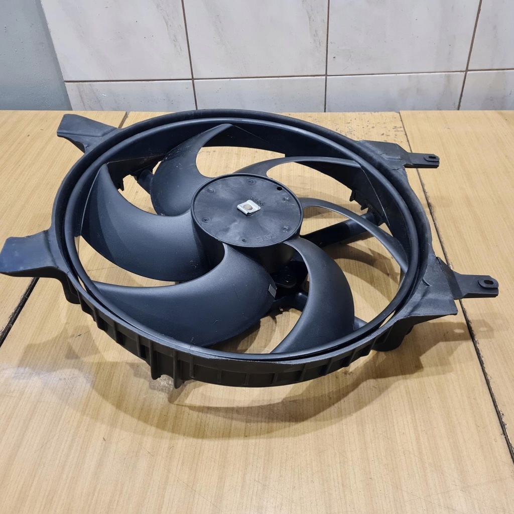 Renault clio 1 1.9 d вентилятор радіатора води рідина новий ! в Україні