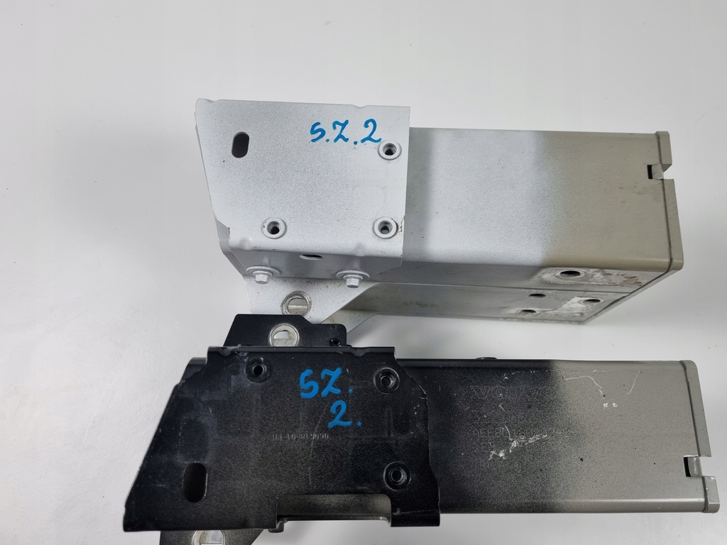 фото №7, Volvo xc60 xc-60 зона деформації права 32216620 + ліва 32216621 оригінал