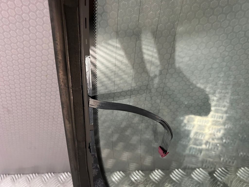 фото №13, Стекло лобовое передняя mercedes sl w232 r232 датчик камеры оригинал