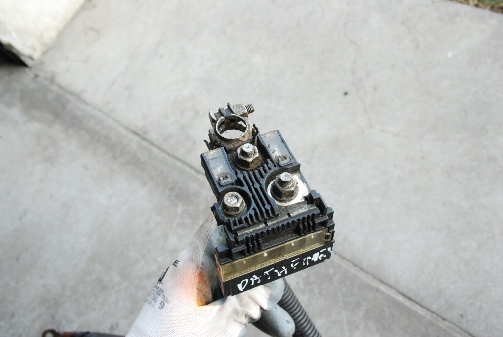 фото №2, Клемма предохранители аккумулятор pathfinder r51 2.5