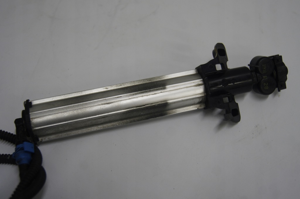 фото №12, Volvo s60 ii омивач лампи правий заглушка розпилювача шланг