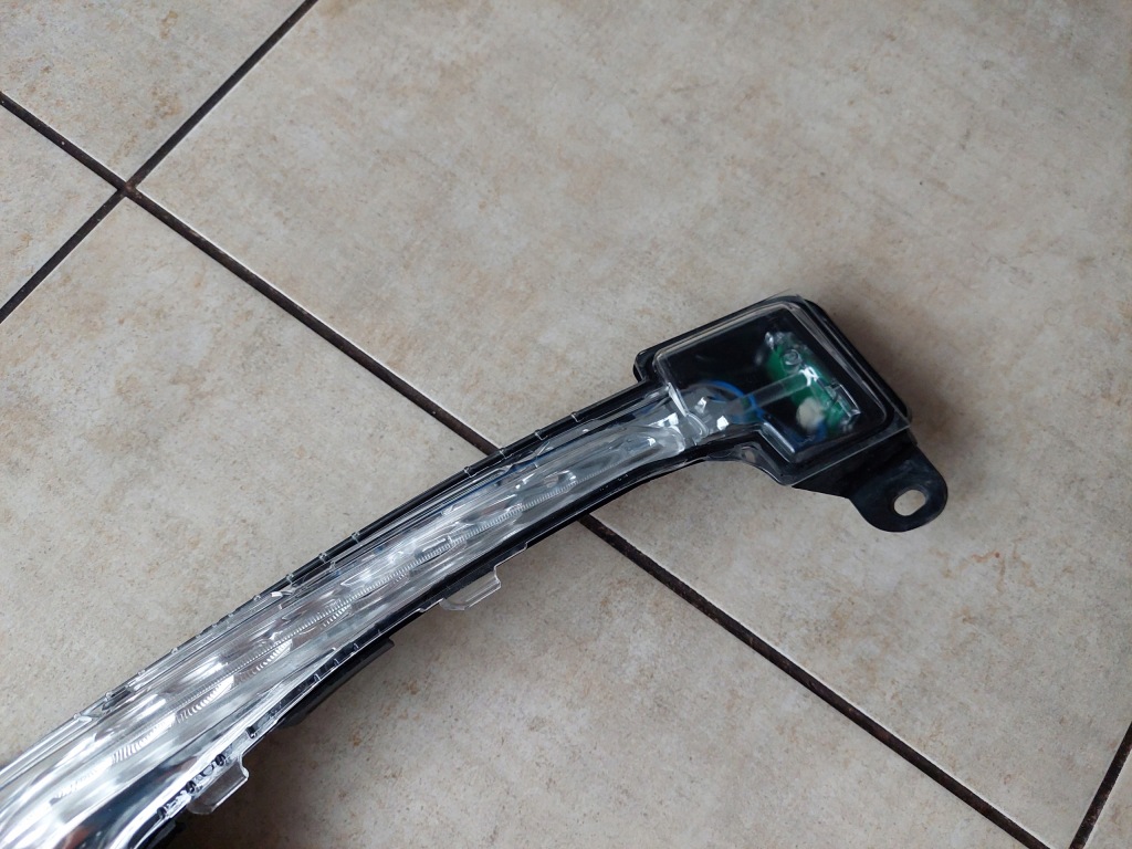 Фонарь  led - левая - peugeot 308 t7 - рестайлинг  - 11-13 Оригинал