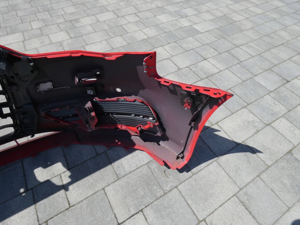 Решітка , бампер, ґрати audi a-3 8v3 дорестайлінг  hb Оригінал