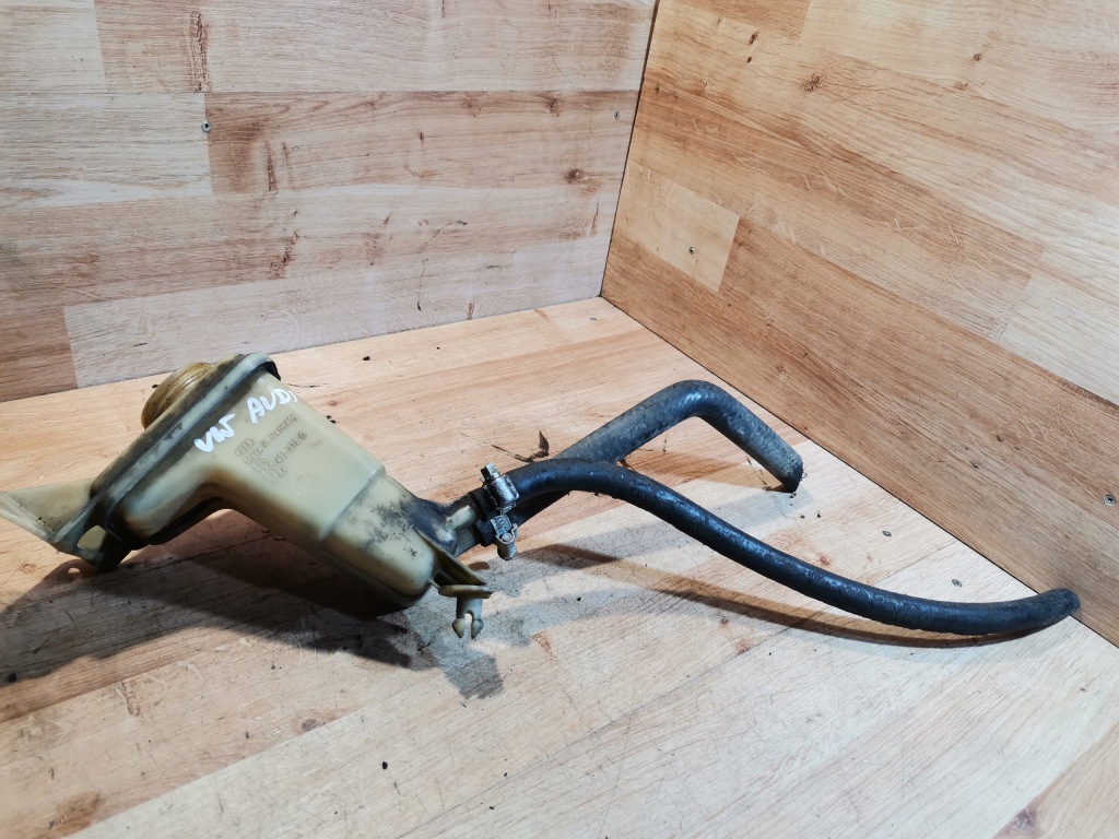 Купити Бак рідина підсилювача audi a4 b5 vw passat b5 8d0422373c