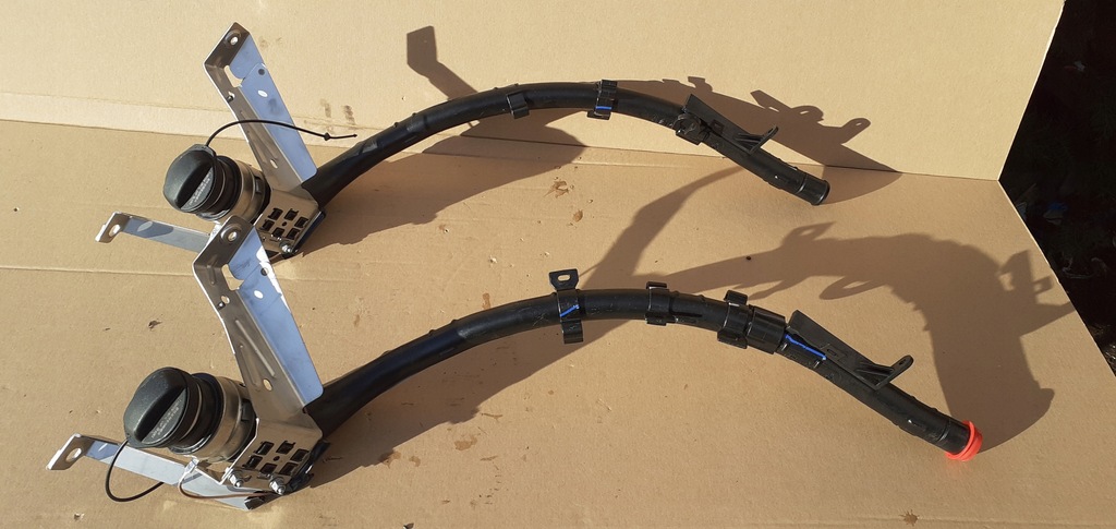 фото №1, Заливна горловина пального труба mazda 5002221600 оригінал