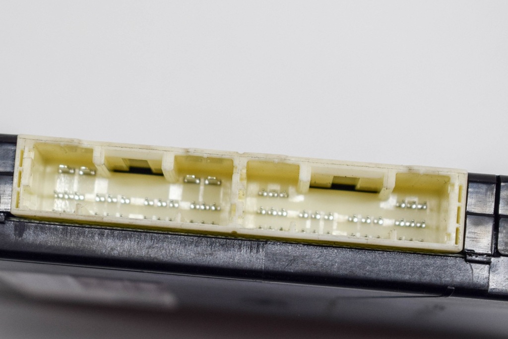 фото №5, Toyota yaris xp150 1.5 hybrid кузов комфорт управление unit 89221-0d870 54kw 20