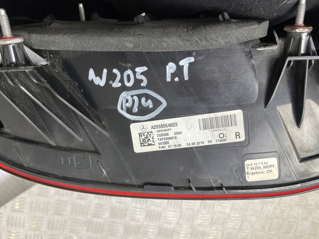 фото №10, Mercedes оригинальный номер a2059064603 w205 лампа правый задняя